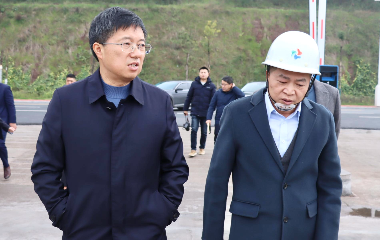 南溪區(qū)委書記、南溪經(jīng)開區(qū)黨工委書記劉剛率隊(duì)調(diào)研遠(yuǎn)東股份宜賓智能產(chǎn)業(yè)園